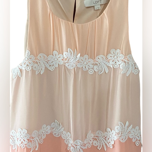 NWT LOFT Pleated Peach Sleeveless Floral Lace Blouse Size Medium - Picture 4 of 14